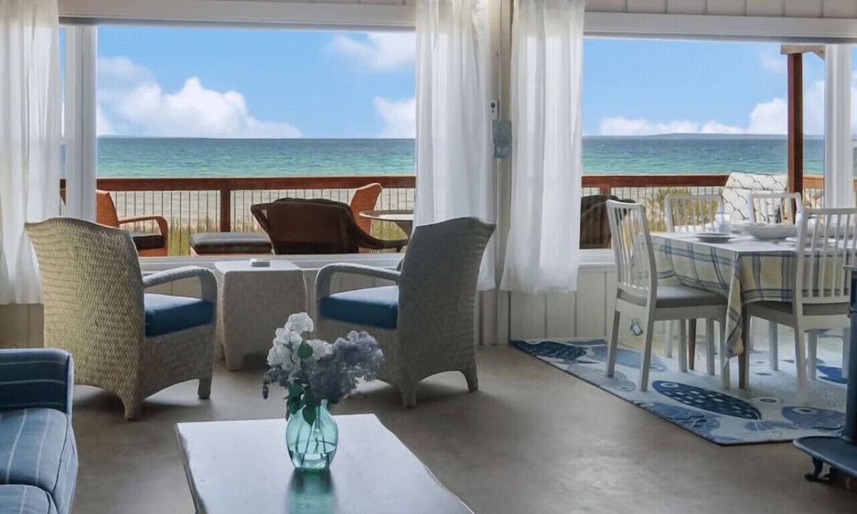 Lake Leelanau House | Boona Vista | Lake Michigan Beach Front Cottage