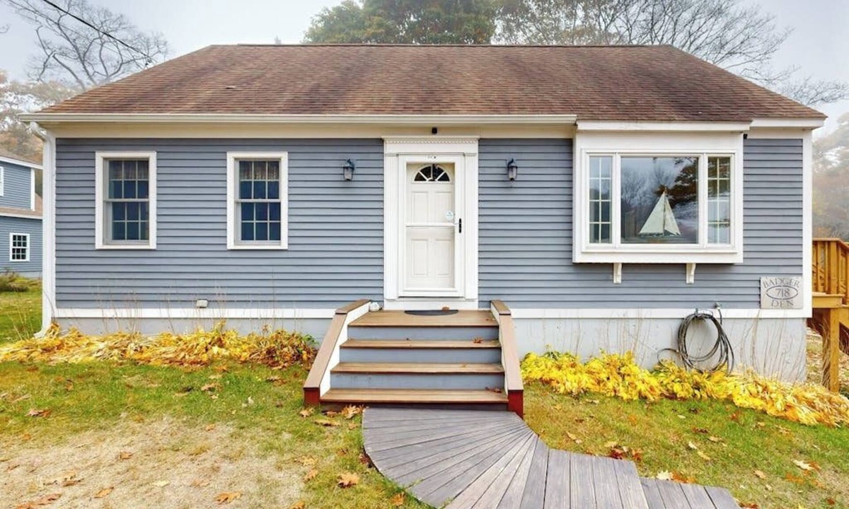 East Boothbay House | Boothbay Harbor Home with Water Views | Near Dining & Whale Watching
