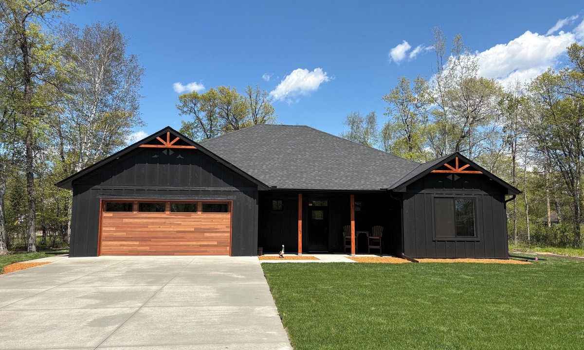 Breezy Point House | Brand New 4 Bedroom Cabin in Breezy Point with Game Room