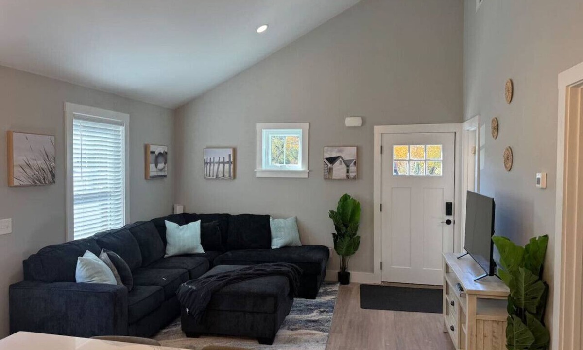 Wakefield-Peacedale Apartment | Brand New Cozy Coastal Cottage
