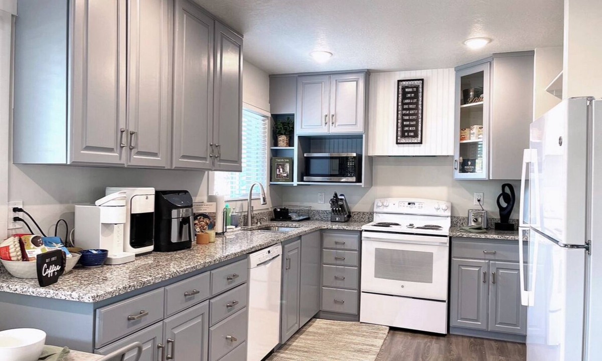 Ogden Apartment | Brand New fully Remodeled modern Upstairs!