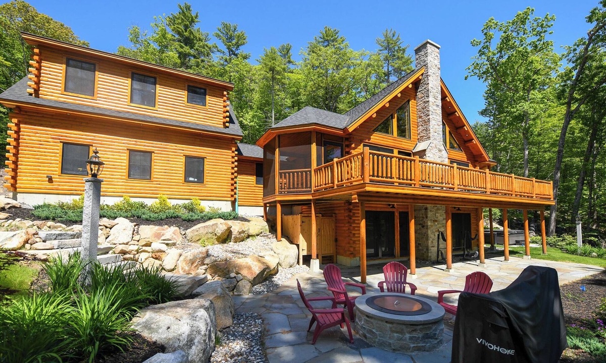 Naples House | *BRAND NEW* Incredible Luxury Log Home Elevated Above Sebago Lake