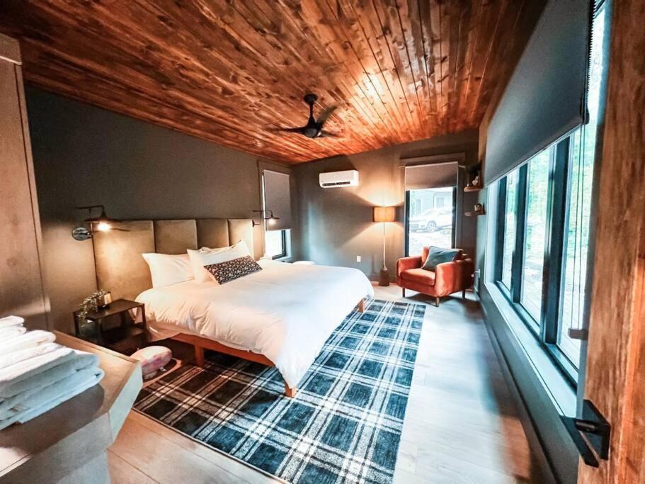 McArthur Apartment | Brand New Luxur