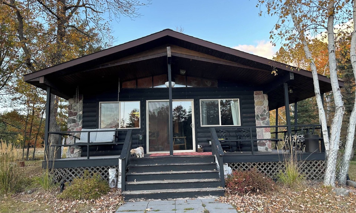Crosslake Cabin | BRIDGE ACCESSIBLE PRIVATE ISLAND CABIN located on the WHITE FISH CHAIN of Lakes