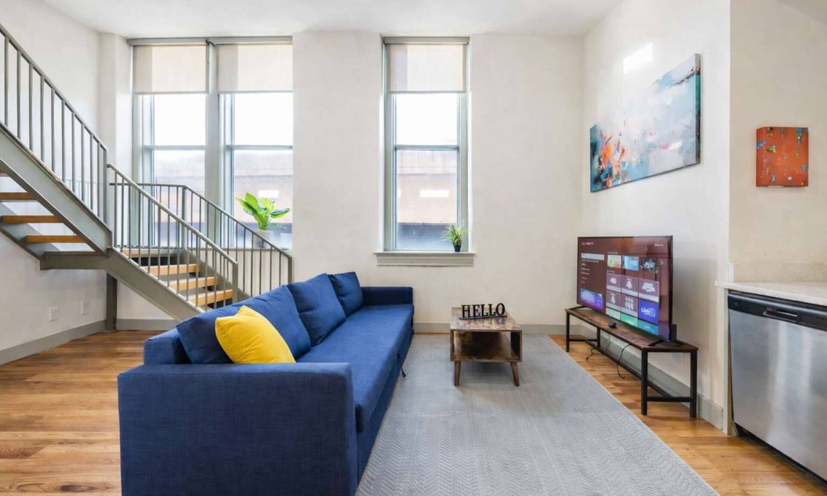 Downtown Louisville Apartment | Bright comfortable loft in central medical complex