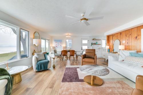 Houghton Lake House | Bright Houghton Lake Home w/Boat Dock + Fire Pit
