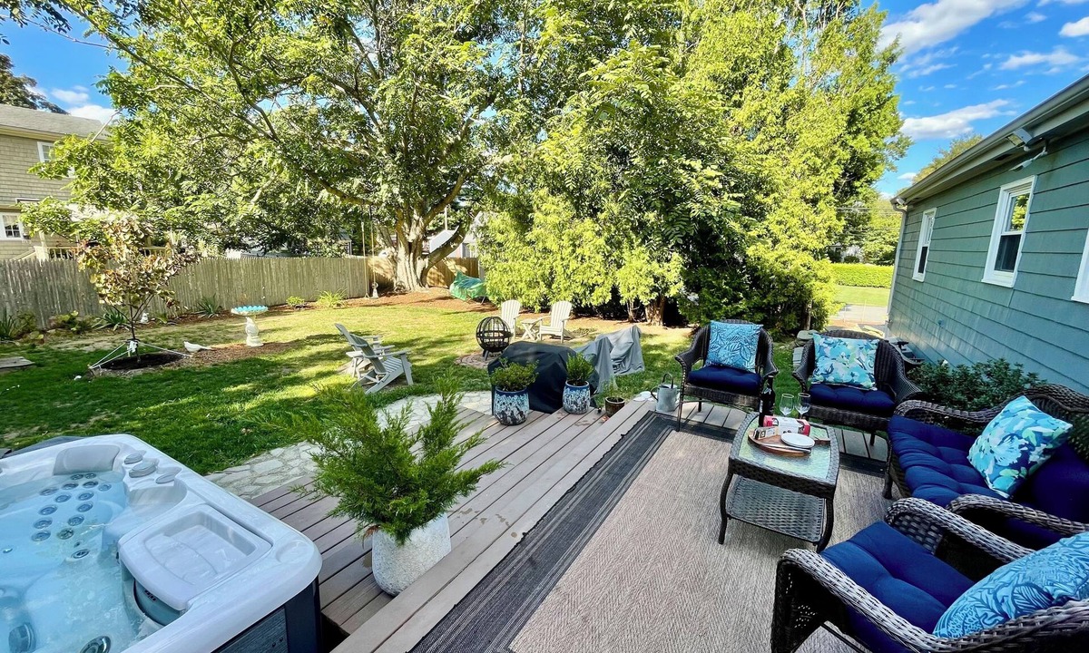 Bristol House | Bristol Sweet Spot: hot tub, king bed, walk or bike to town and beaches.