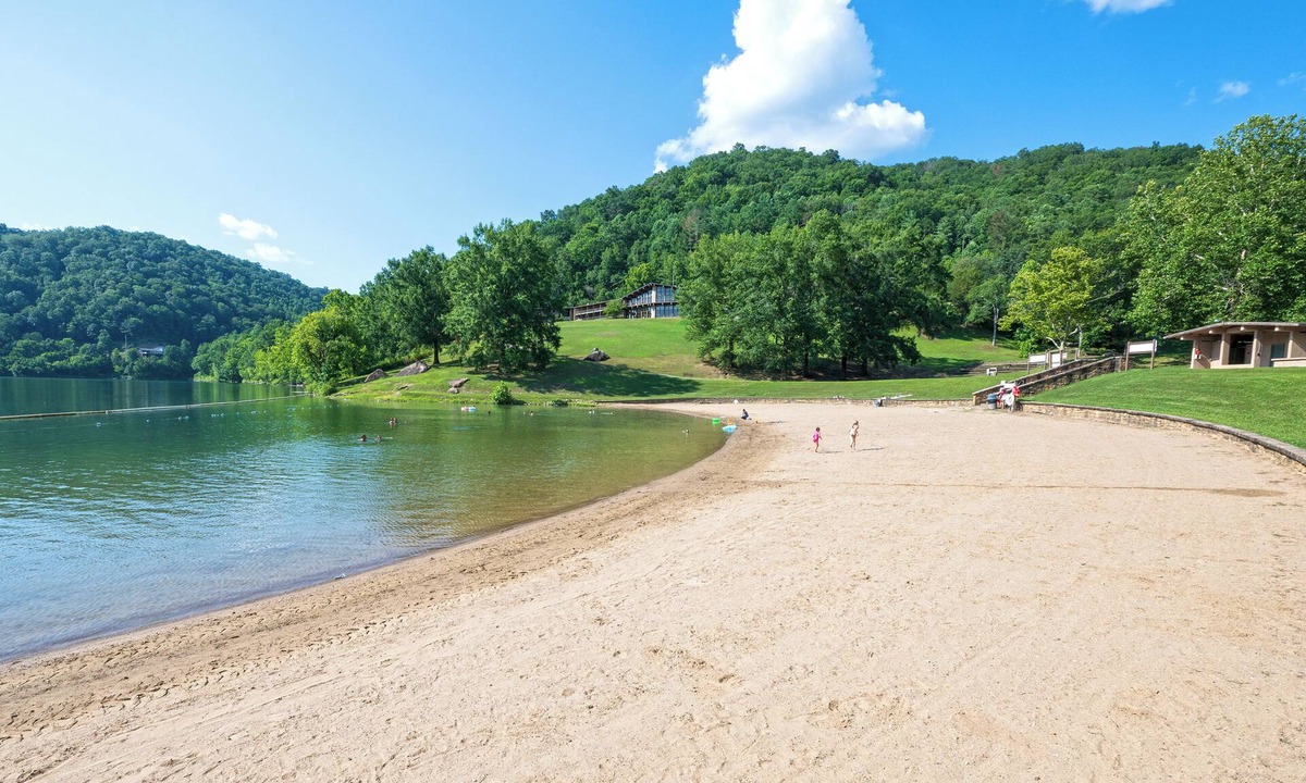 Gays Creek Hotel | Buckhorn Lake State Resort Park