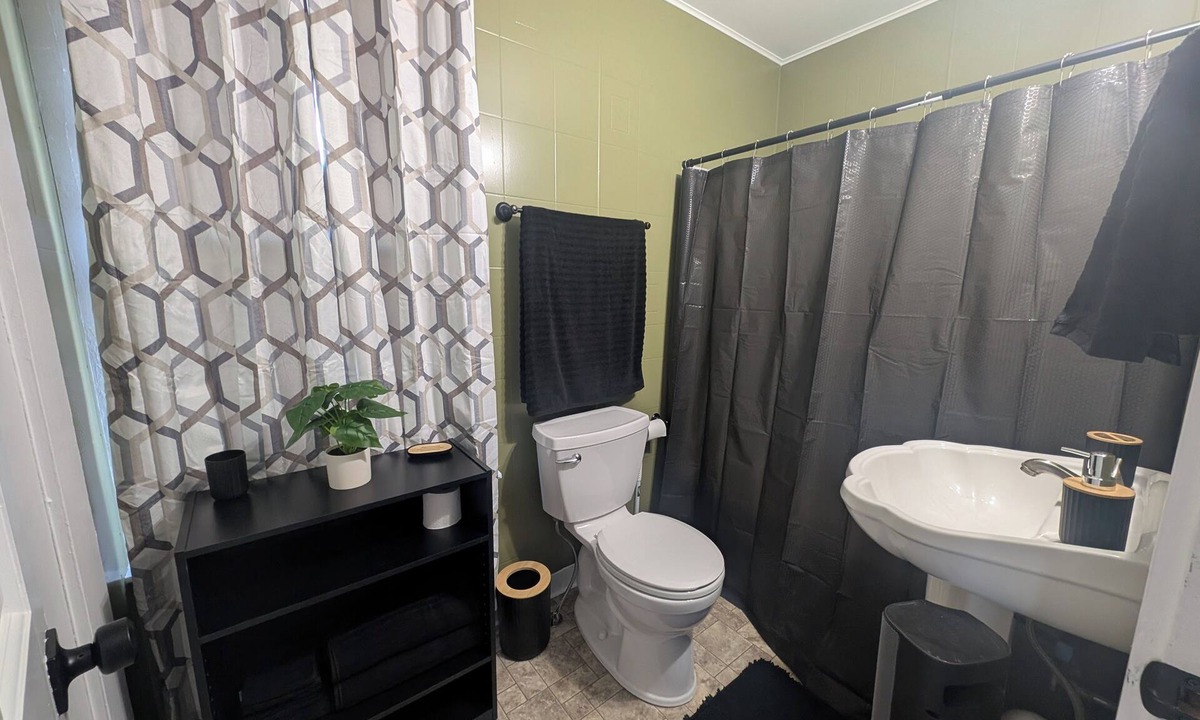 Evansville House | Budget Friendly: 1BR + Dining Room & Laundry