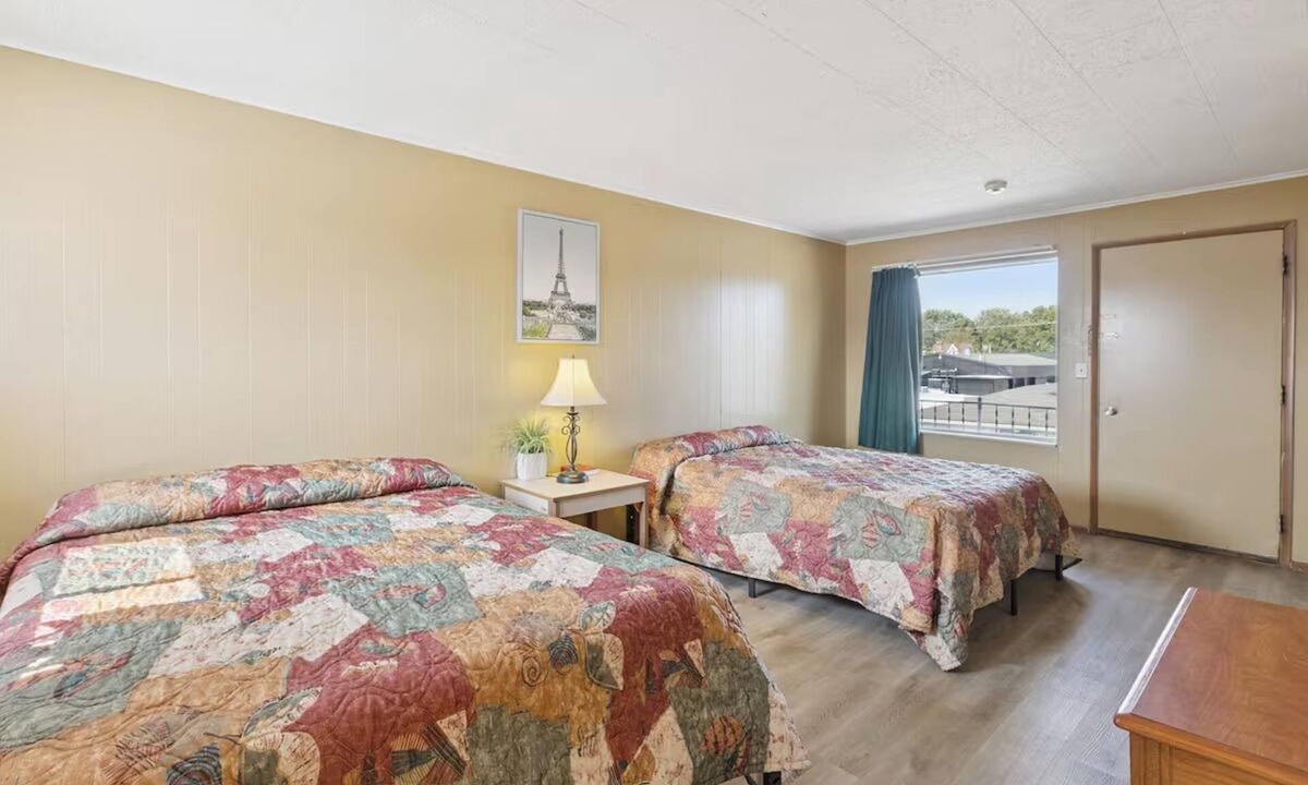 Shields Hotel | Budget Stopover w/Easy Access to Horizons Conference Center
