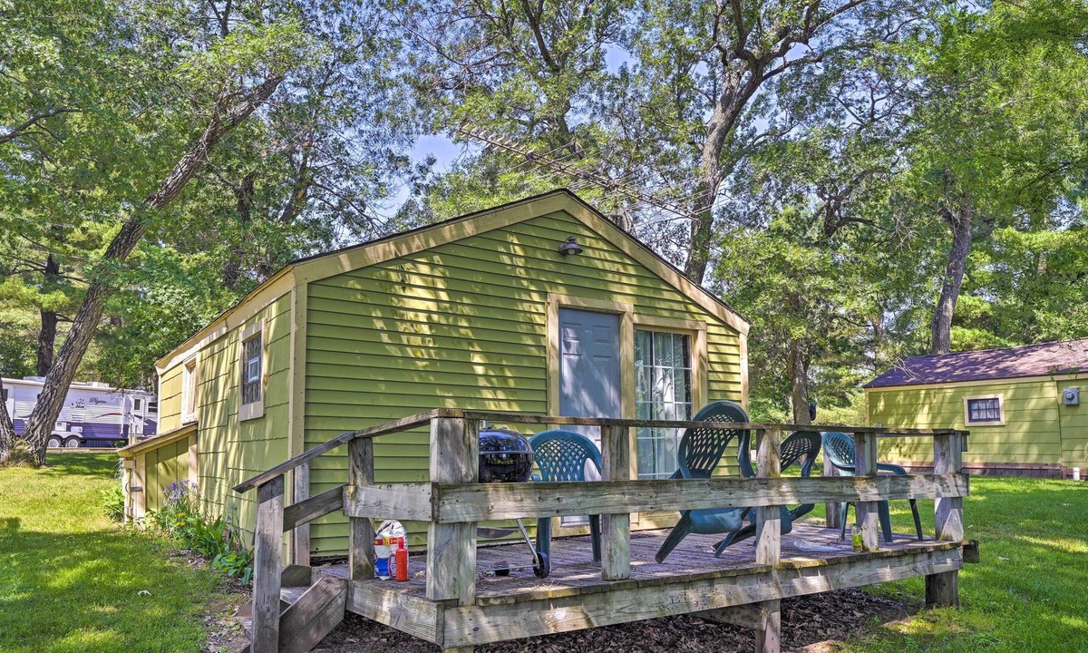 Montello Apartment | Buffalo Lake Campground Escape: Canoe & Kayak