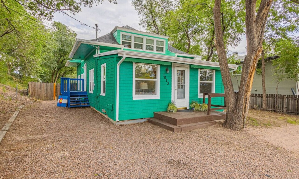 East Colorado Springs House | Built in 1903. Updated 120 years later in 2023!