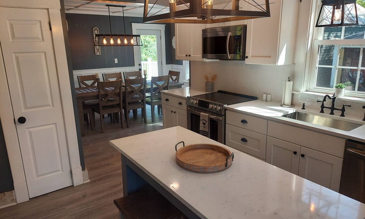 North Berwick House | Bullseye Modern Farmhouse 15 Minutes to Qgunquit beach Enjoy Southern Maine