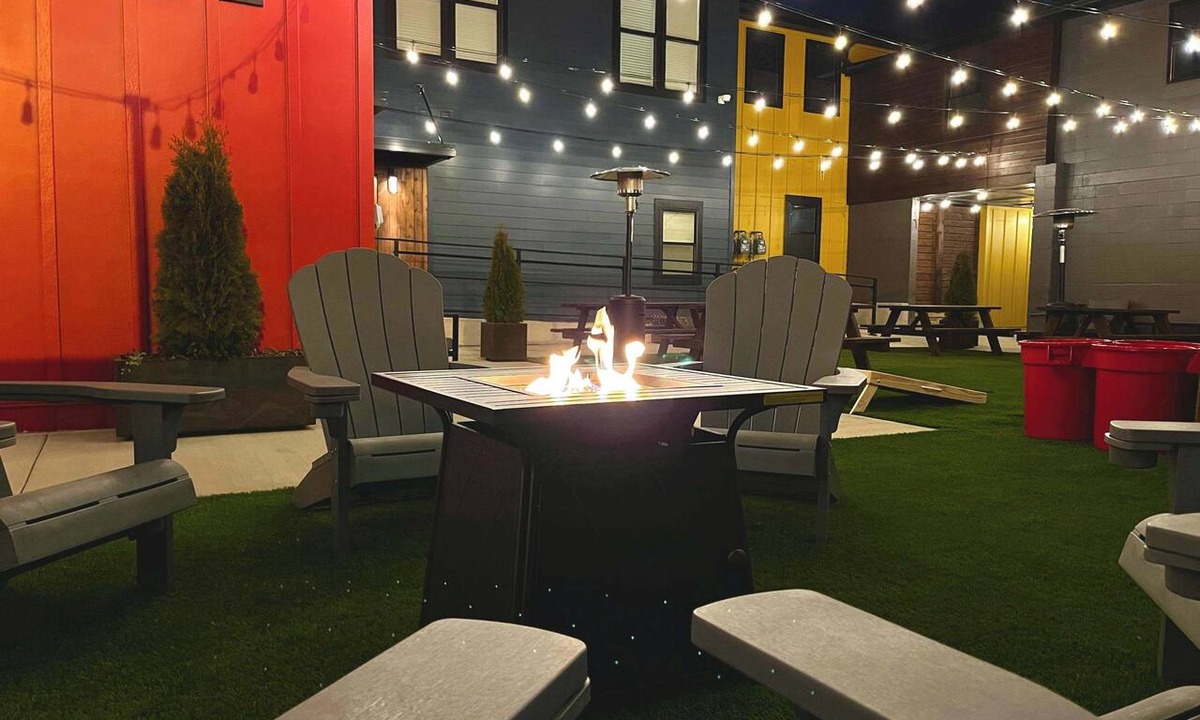 Cherokee Triangle Apartment | Bungalou Ultimate Silver Rooftop+Gameyard Sleep 31