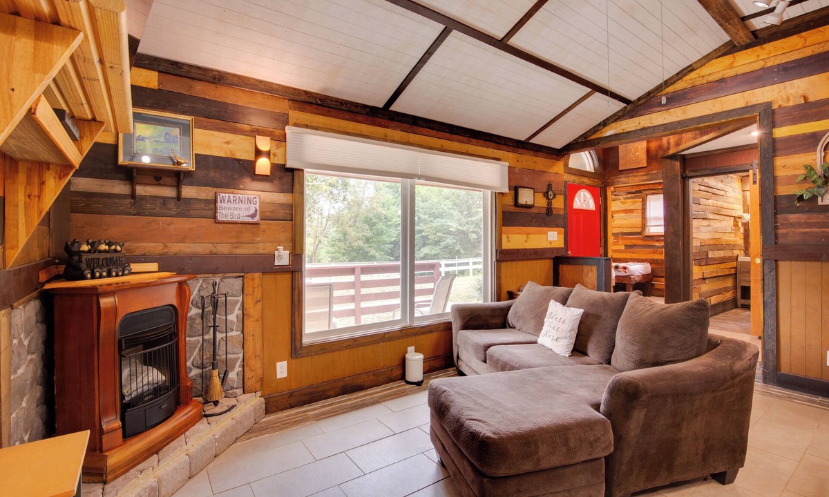 Lake Lafayette Cottage | 'byrd's Nest' Lake Lafayette Escape w/Fire Pit
