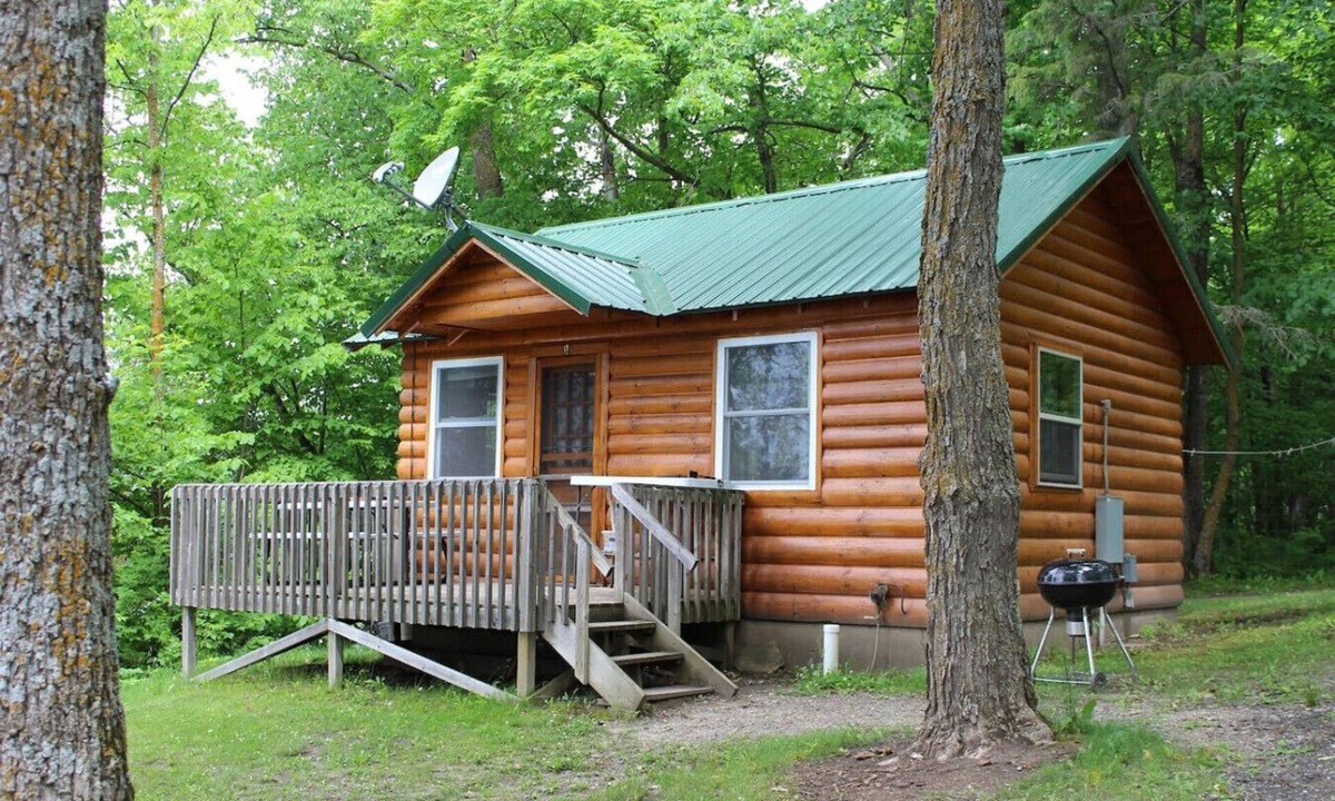 Deer River Apartment | Cabin 1 - Cozy cabin 10 feet from the shore