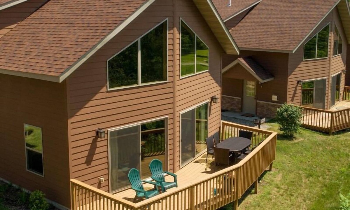 Walker House | Cabin 101 - Pet Friendly/Closed Loft/Modern/Clean