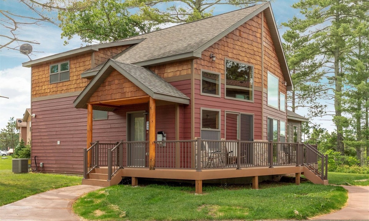 Walker House | Cabin 107 - Pet Friendly/Closed Loft/Modern/Clean