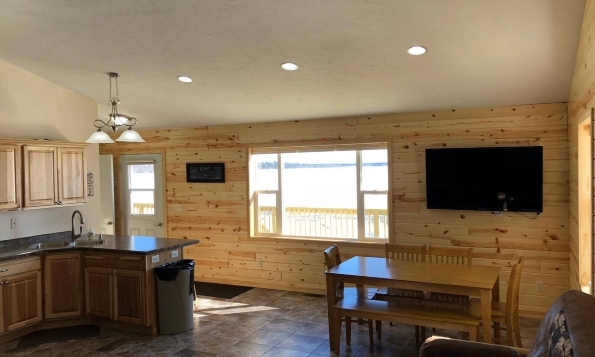 Hines Villa | Cabin 12 Lakefront Family Resort