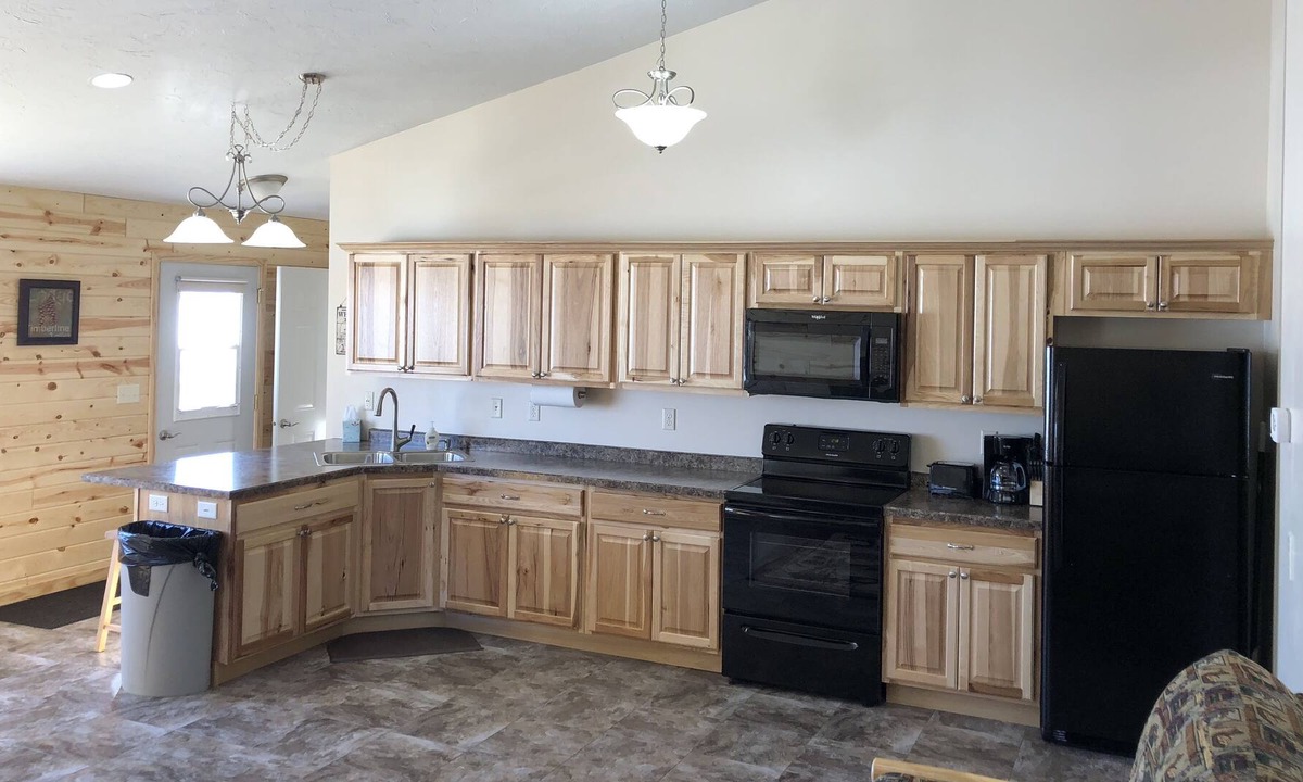 Hines Cabin | Cabin 13 Lakefront Family/Pet Friendly Resort Amenities Fishing Dock