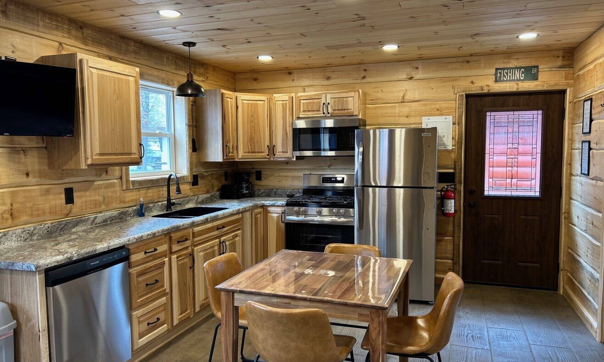 Hazelhurst Cabin | Cabin 2 on The Willow Reservoir