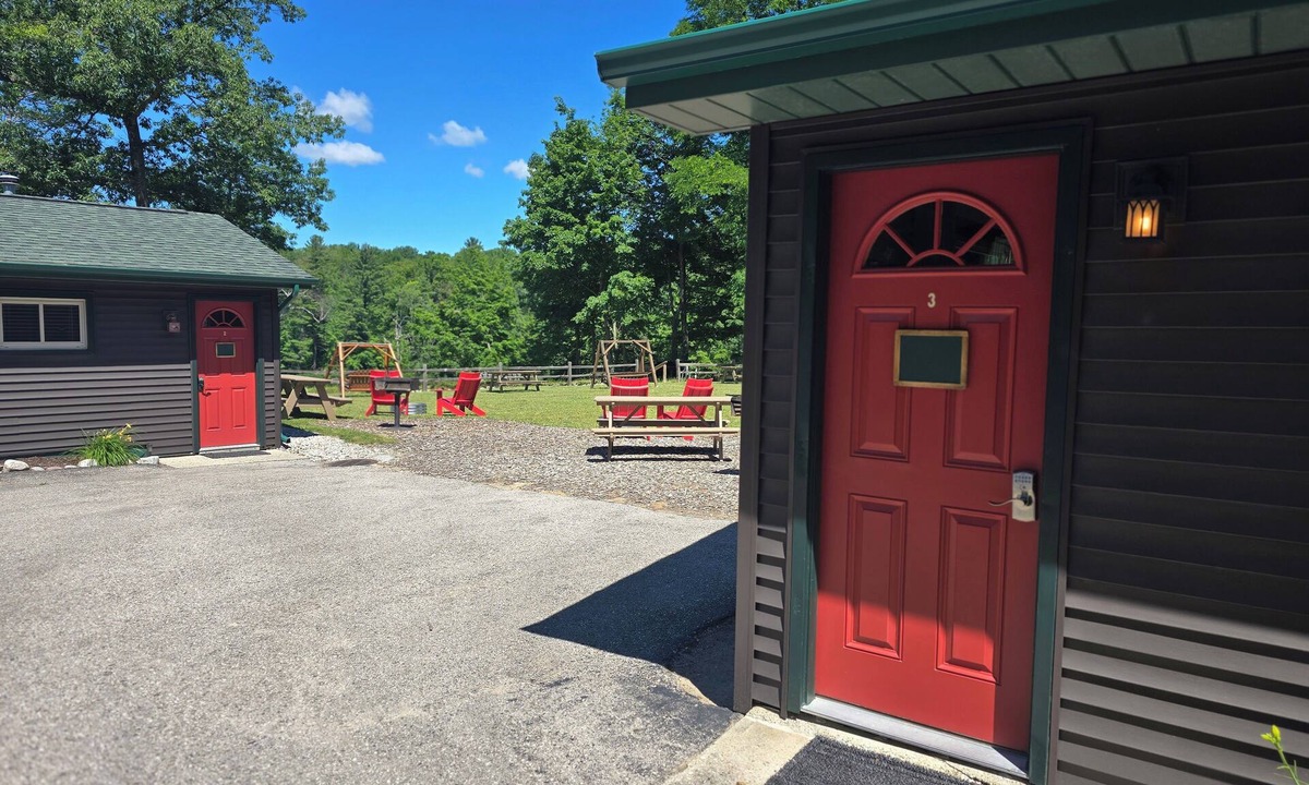 Lake Ann Cabin | Cabin #3- Sleeping Bear Resort