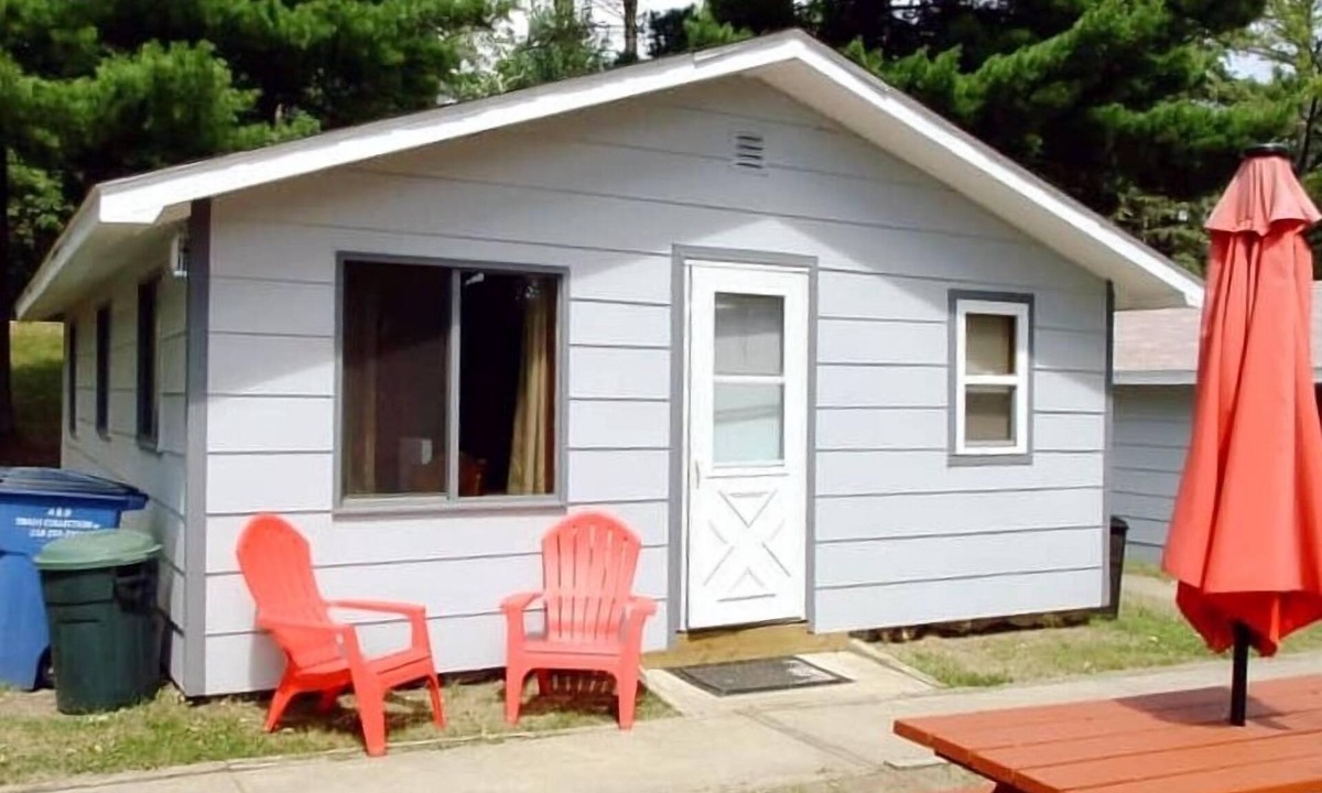Nevis Resort | Cabin 6 | Voyageur