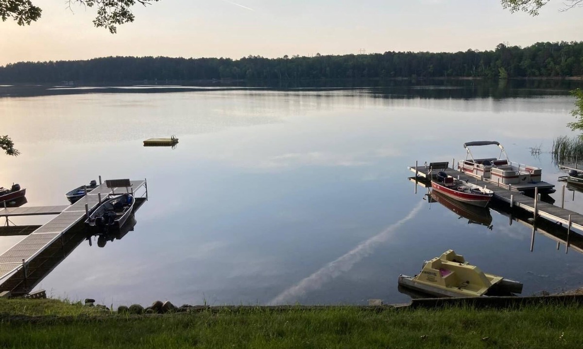 Menahga Cabin | Cabin 7 at Pleasant Ridge Resort 3bed 1bath cabin on amazing 2nd Crow wing Lake