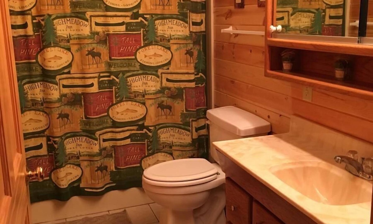 Hines Villa | Cabin 9 Lakefront Family Resort