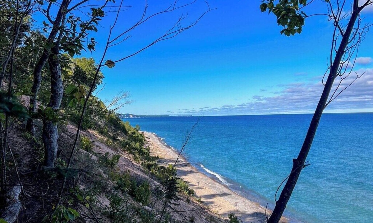 Grand Marais House | Cabin & bunkhouse on M-77 close to town Grand Marais, heated garage, parking