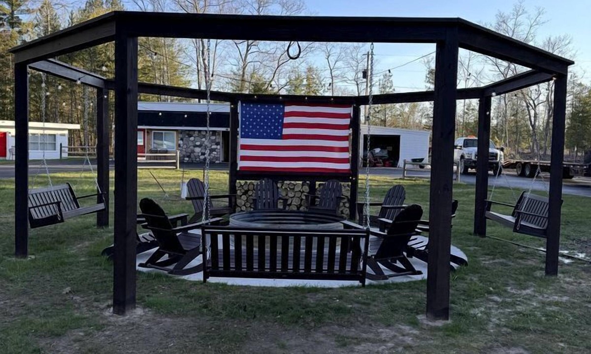 Millersburg Cabin | Cabin Charm by Lake Huron: Your Ideal Holiday Retreat in Michigan