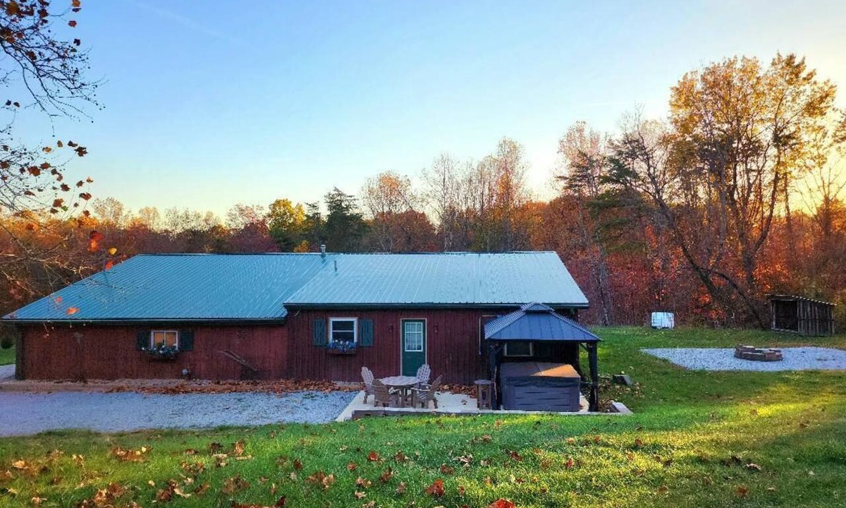 Logan Cabin | Cabin with Hot Tub~Firepit~Games