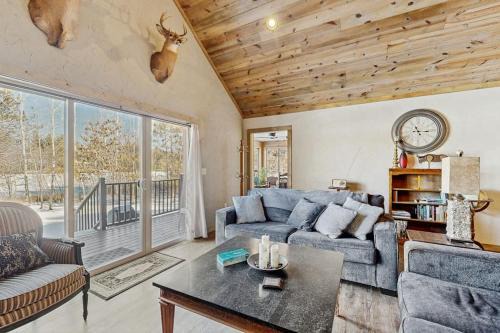 Wisconsin Dells House | Cali's Fawn Lake Haven