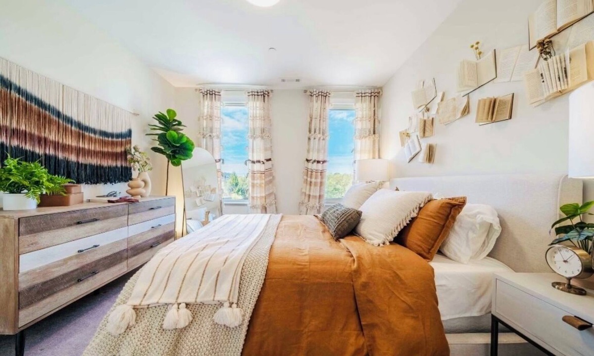 Cambridgeport Apartment | Cambridge Luxury Near Harvard & MIT 150” Home Theater Airport Shuttle Netflix