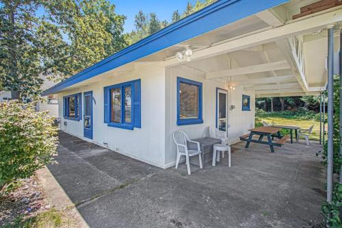 Frankfort House | Camp David