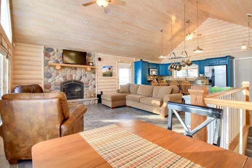 Brainerd House | Camp Lake Cabin: Lakefront & Pet Friendly!