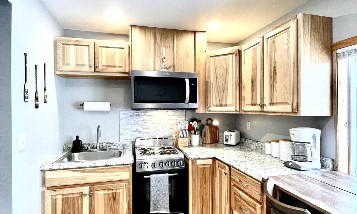 Grand Rapids Apartment | Campfire Cottage | McKinney Lake Cottages | One Bedroom | One Bath