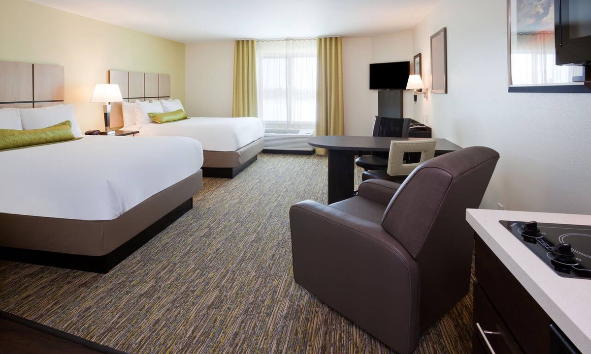 Bemidji Hotel | Candlewood Suites Bemidji - Paul Bunyan by IHG