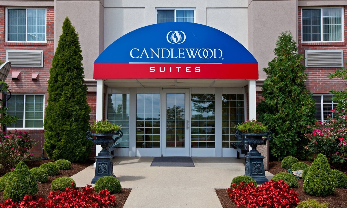 Watterson Park Hotel | Candlewood Suites Louisville Airport by IHG