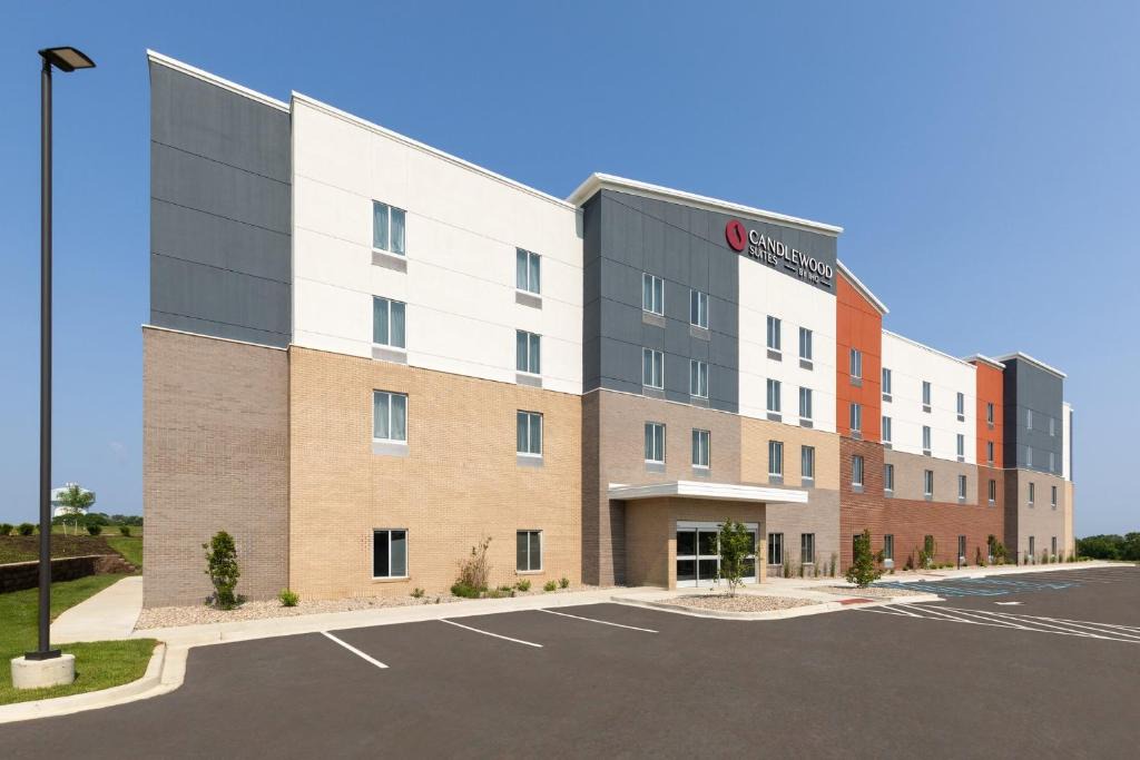 Shelbyville Hotel | Candlewood Suites Shelbyville by IHG