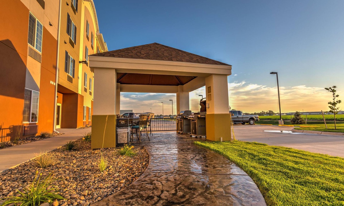 Sidney Hotel | Candlewood Suites Sidney by IHG