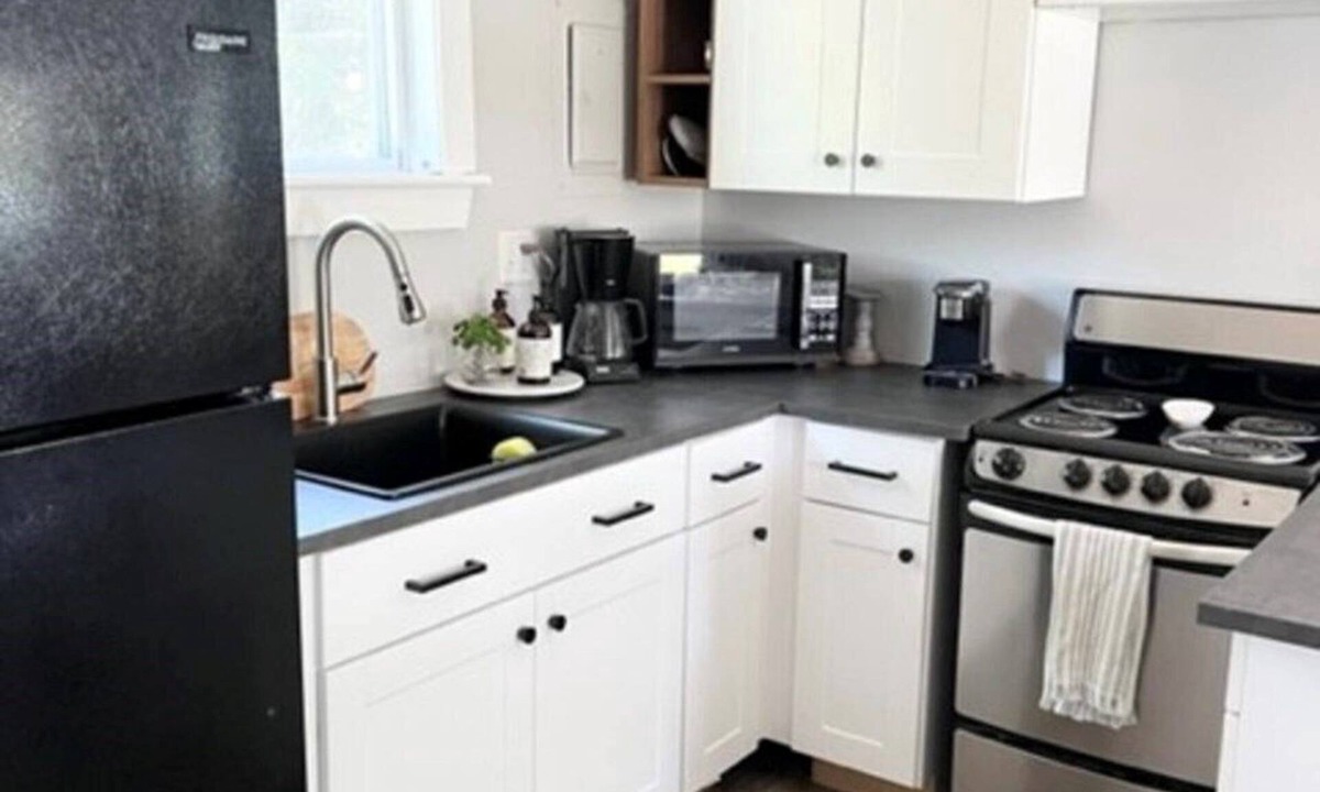 South Dennis Cottage | Cape Cottage Getaway. Minutes to Mayflower Beach