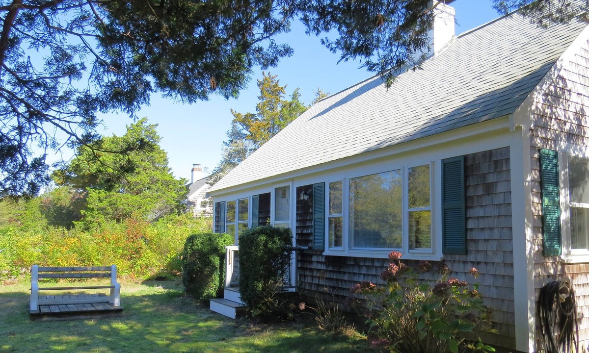 East Orleans Cottage | Cape Cottage with Nauset Beach and Mill Pond Access