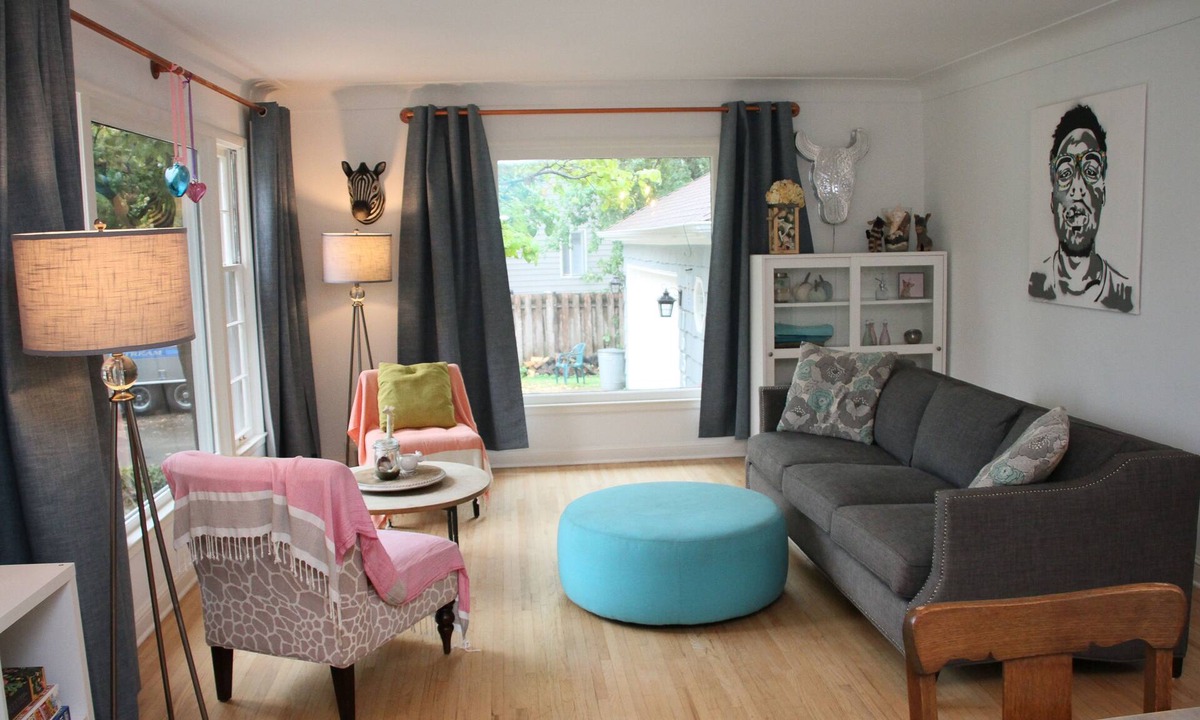 Golden Valley House | Casa Kelly - Vibrant family home with EV charger and fenced yard