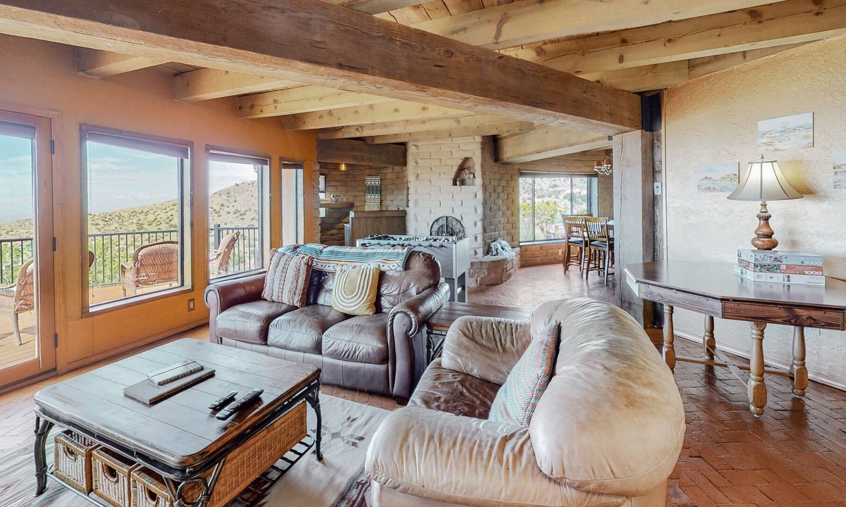 Northeast Heights House | Casa Monte Vista - Mountainside with city views!