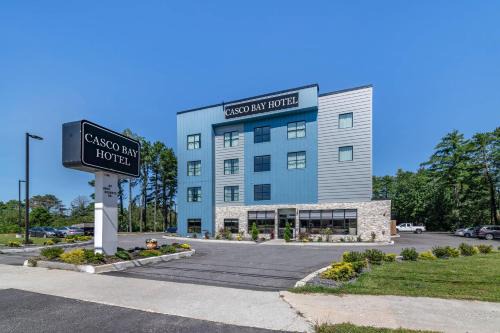 South Portland Hotel | Casco Bay Hotel Portland Airport - Maine Mall, an Ascend Collection Hotel
