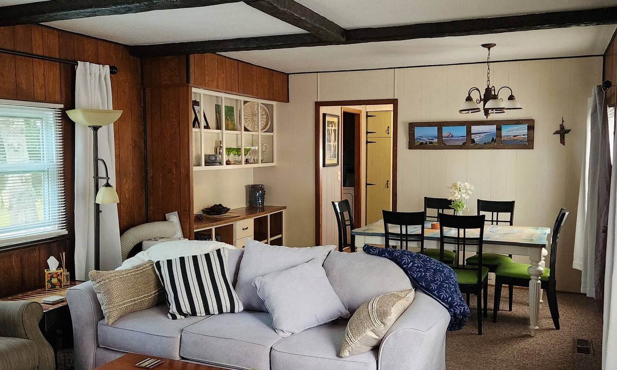 Caseville House | Caseville 2 bedroom home 1/2 mile from town, shopping restaurants and beaches