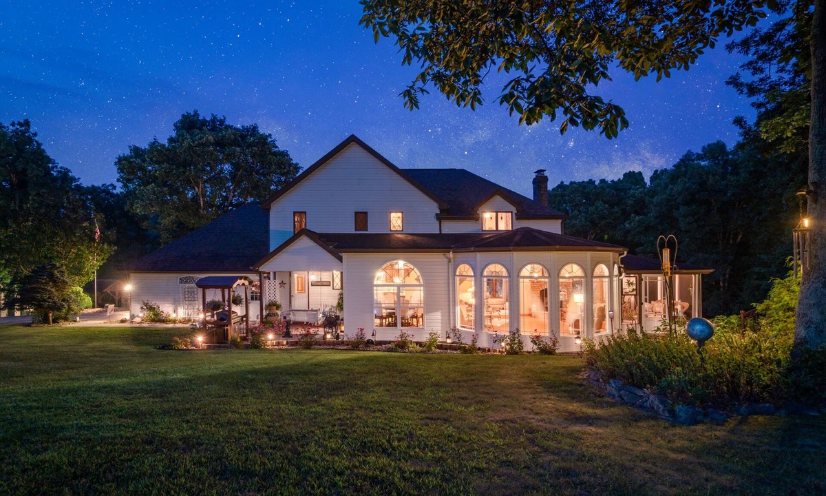 McArthur House | Castle on the Hill | Hocking Hills, Pool Estate