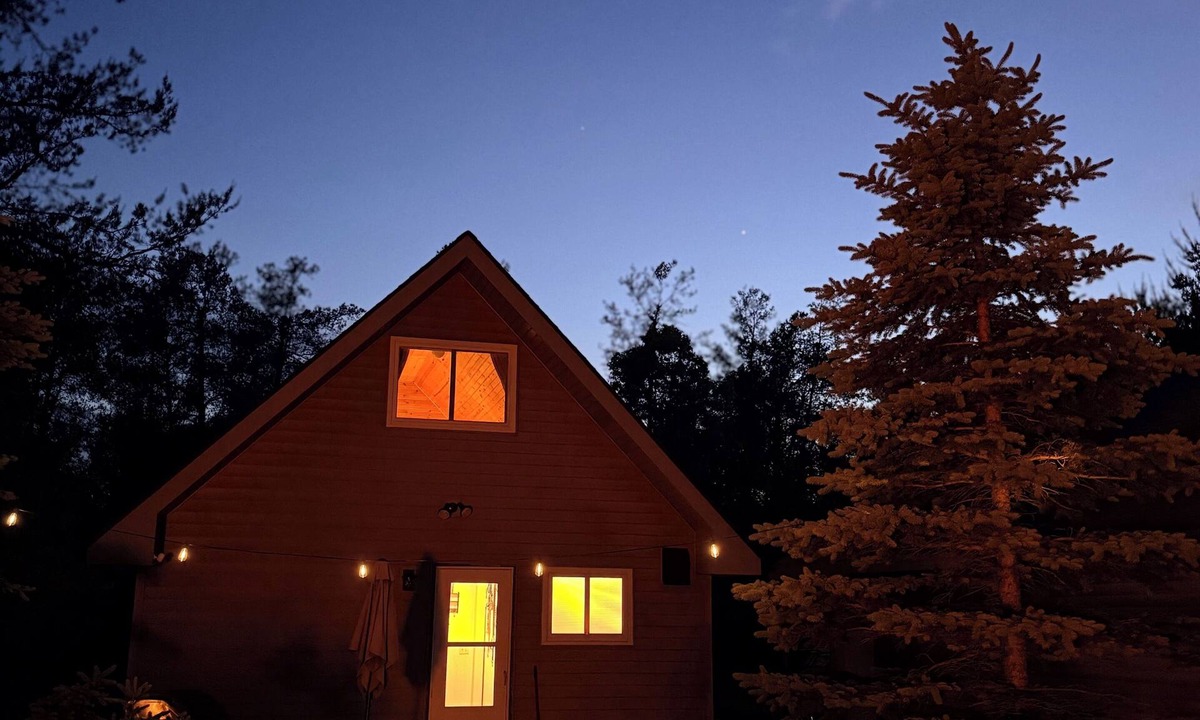 Friendship Cabin | Castle Rock Lake Cabin, Sleeps 8, Fire Pit, Secluded, Near WI Dells