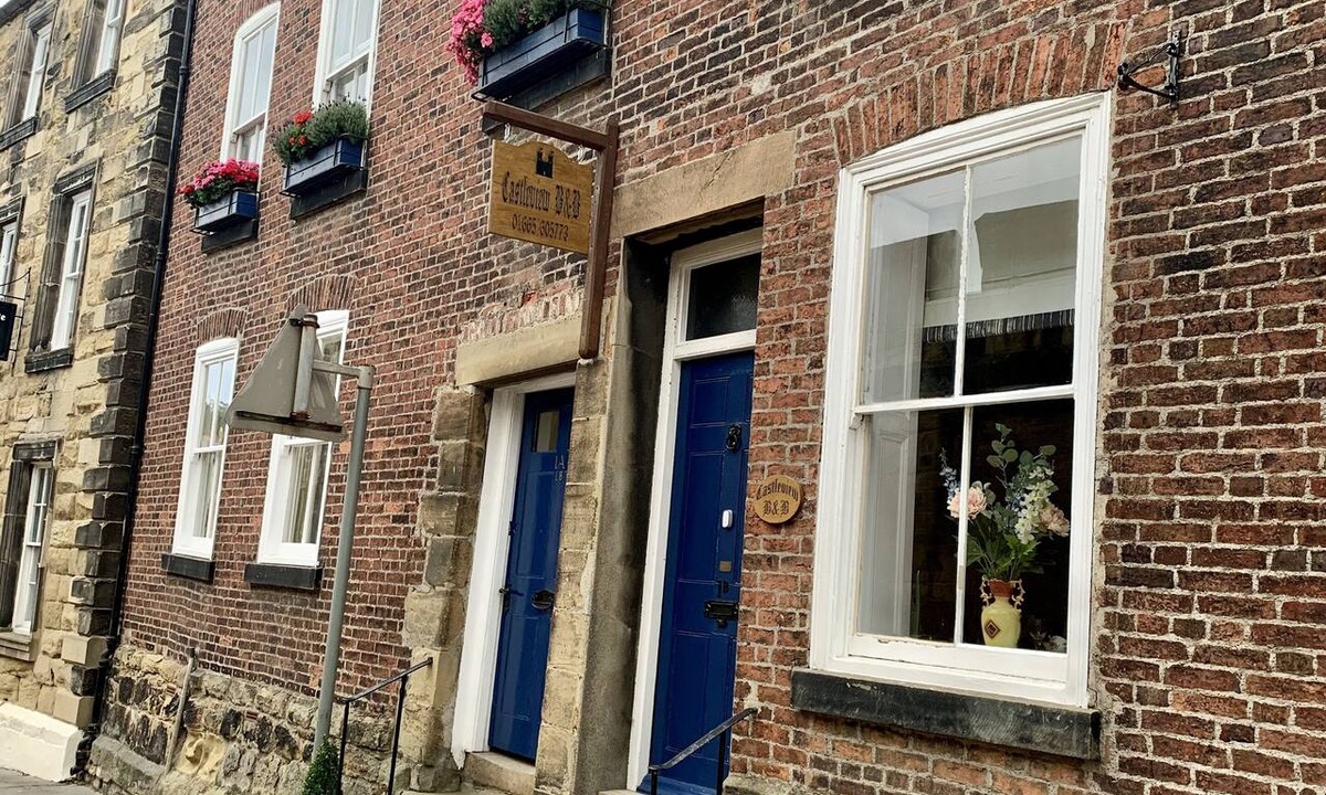 South Charlton House | Castle View Guest House